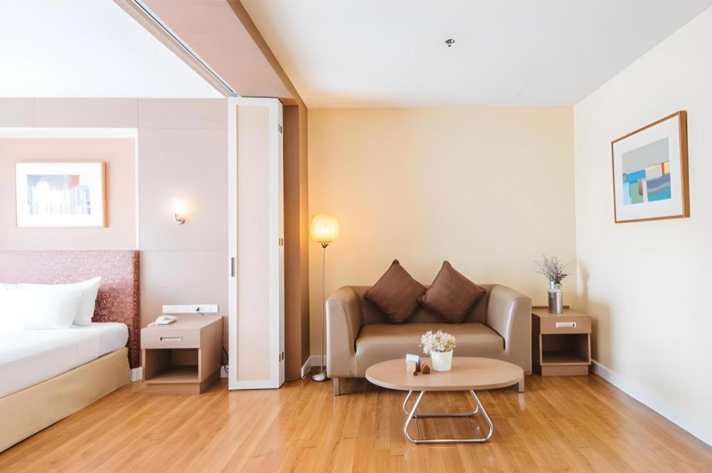 Clef Hotel Bangkok Extérieur photo